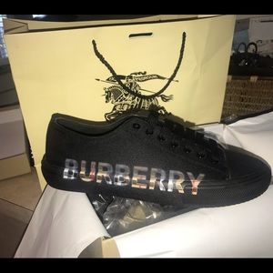 Burberry Men’s sneakers. Never worn original box